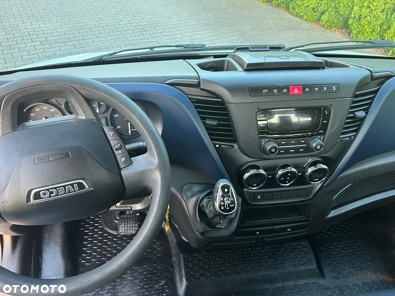 Iveco 35C18 SKRZYNIA AUTOMAT - 23