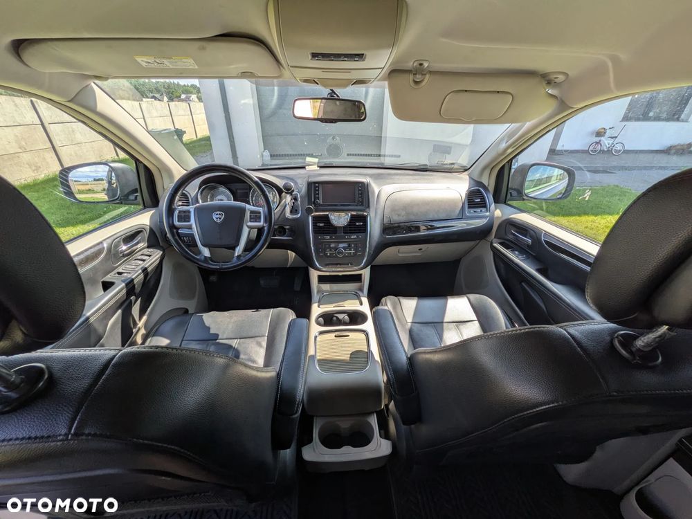 Lancia Voyager 2.8 CRD16v Platinum - 13