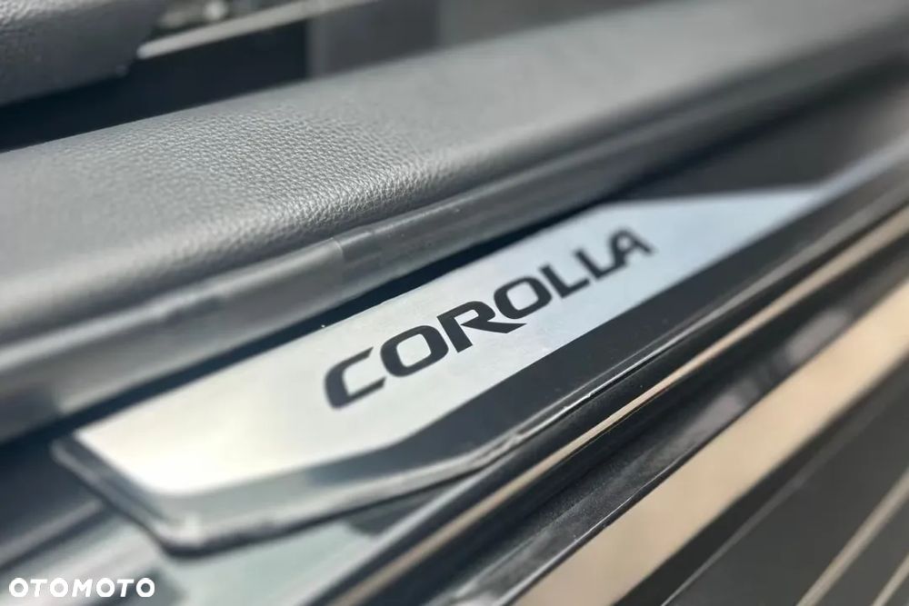 Toyota Corolla 2.0 Hybrid Style - 17