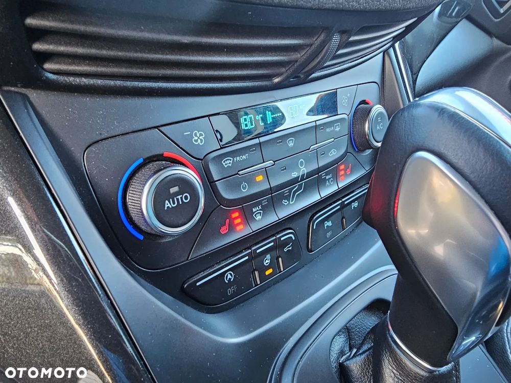Ford Kuga - 32