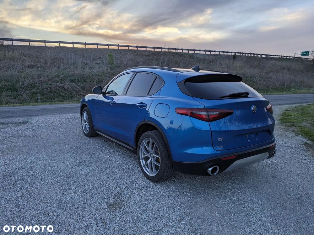 Alfa Romeo Stelvio - 8