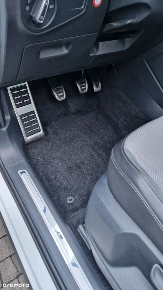 Volkswagen Tiguan 2.0 TDI SCR R-Line - 27
