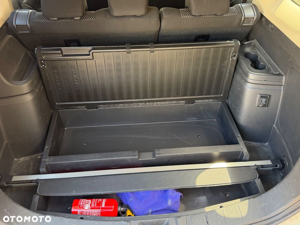 Mitsubishi Outlander 2.0 Instyle + 4WD CVT - 27