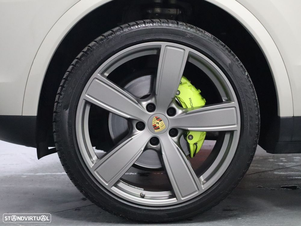 Porsche Cayenne Coupé E-Hybrid - 27