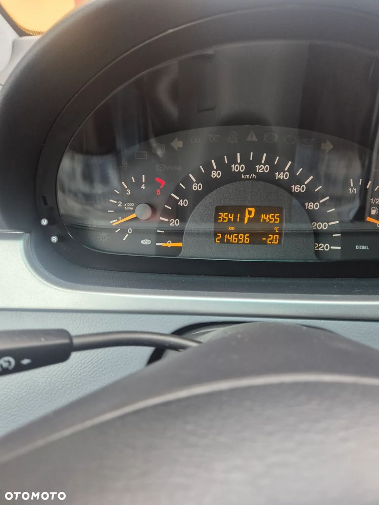 Mercedes-Benz Viano - 12