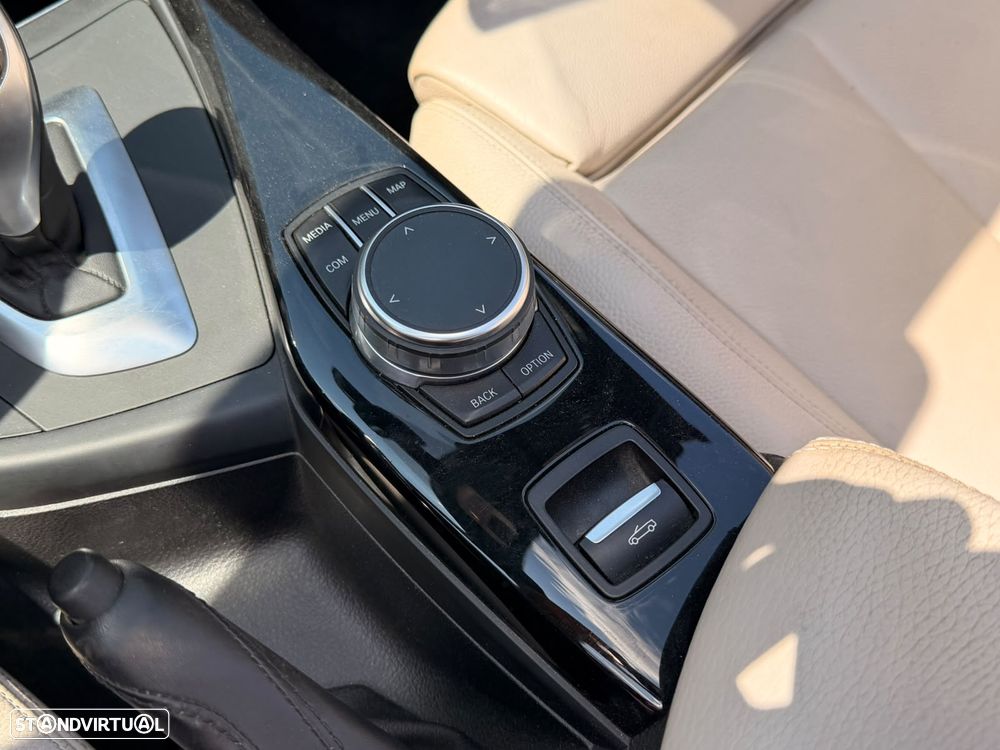 BMW 220 d Cabrio Pack M Auto - 30