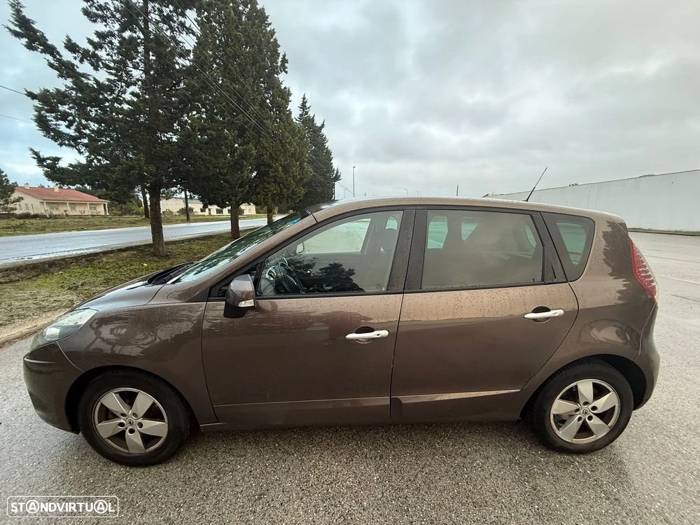 Renault Scénic 1.5 dCi Dynamique S - 2