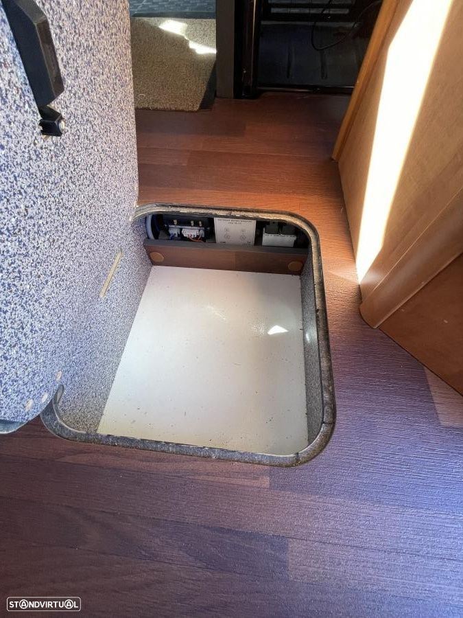 Carthago C-Tourer Camas gémeas e basculante - 33