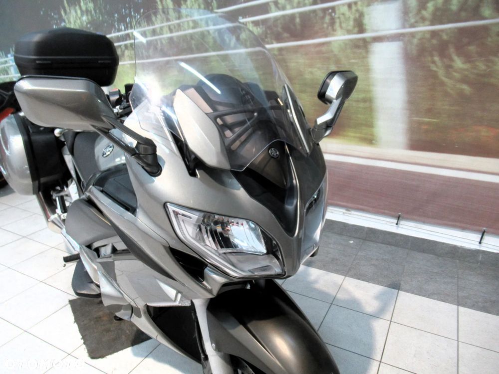 Yamaha FJR - 8