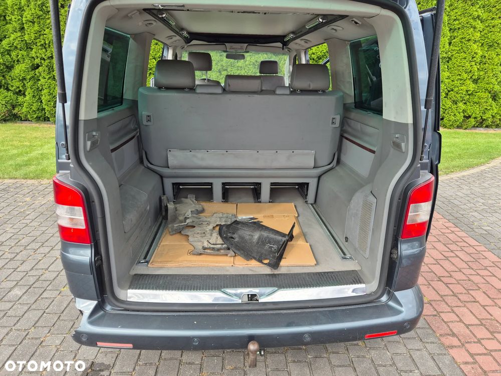 Volkswagen Multivan - 14
