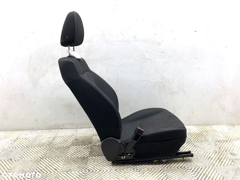 FOTEL LEWY PRZÓD  SUZUKI SX4 S-CROSS (JY) 2013 - 2022 1.4 Hybrid (Mild Hybrid) (AKK 414) 95 kW [129 - 7