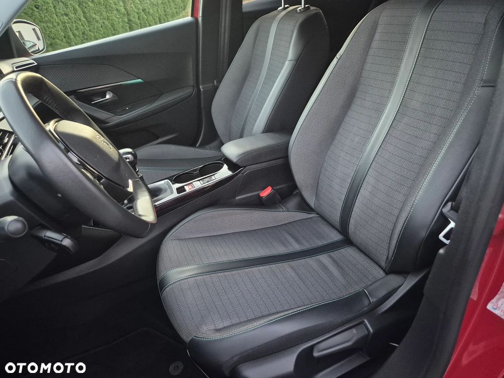 Peugeot 2008 1.2 PureTech Active Pack S&S - 16