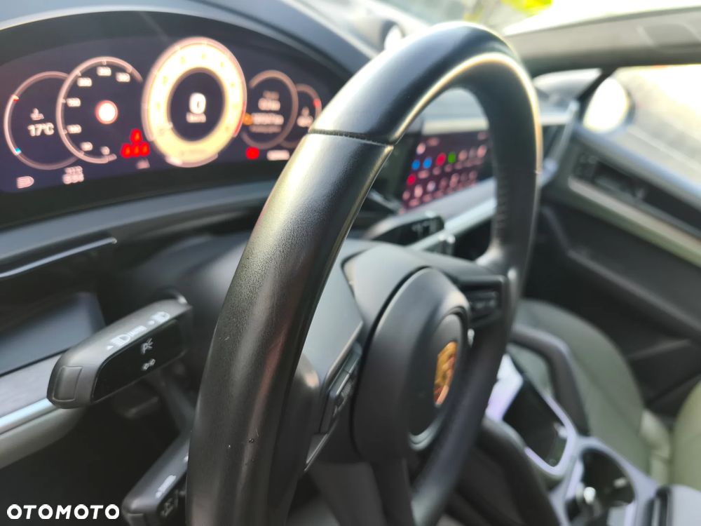 Porsche Cayenne - 18