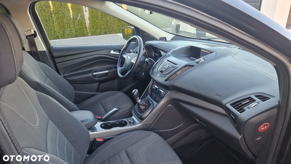 Ford Kuga 1.5 EcoBoost 2x4 Titanium - 15