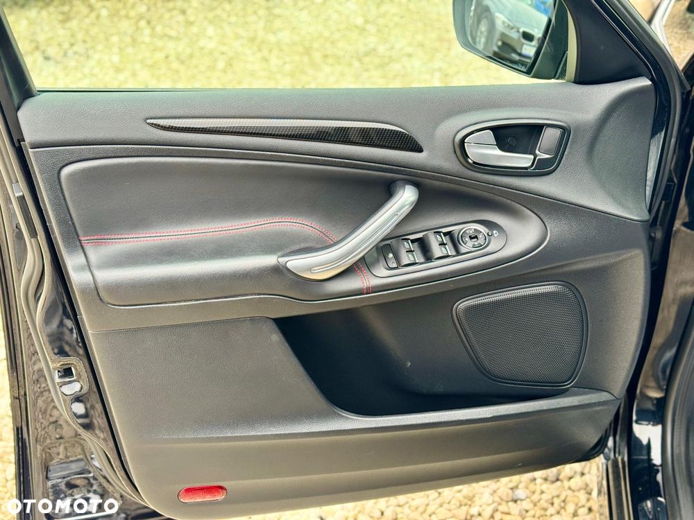 Ford S-Max 2.0 TDCi DPF Titanium X - 32