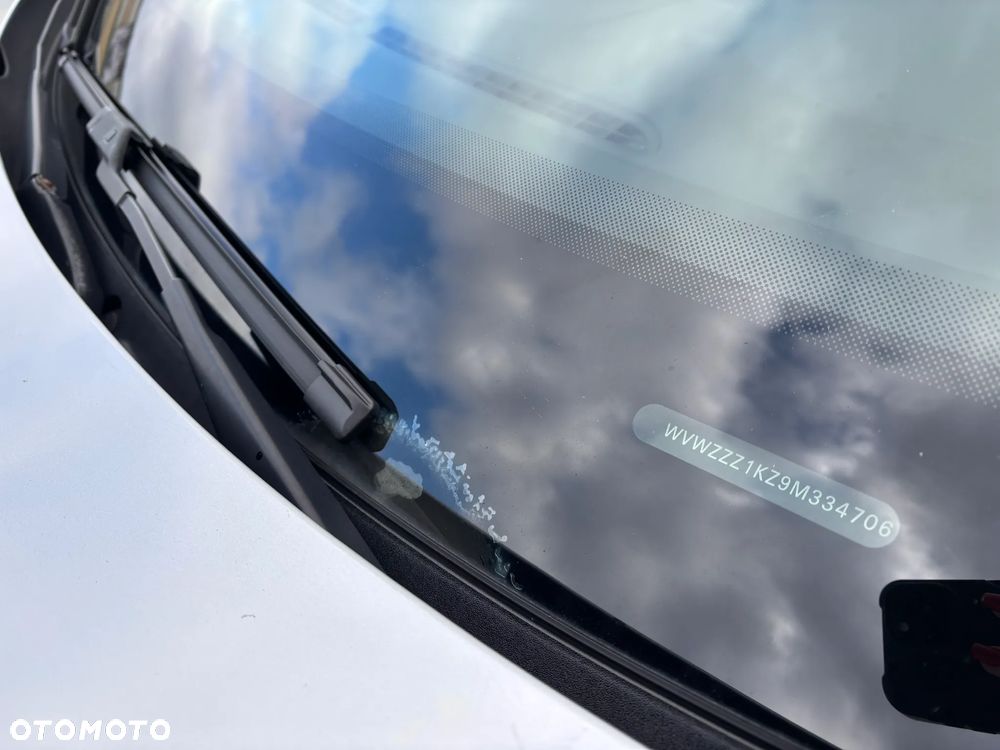 Volkswagen Golf V 1.9 TDI DPF BlueMot Comfortline - 40