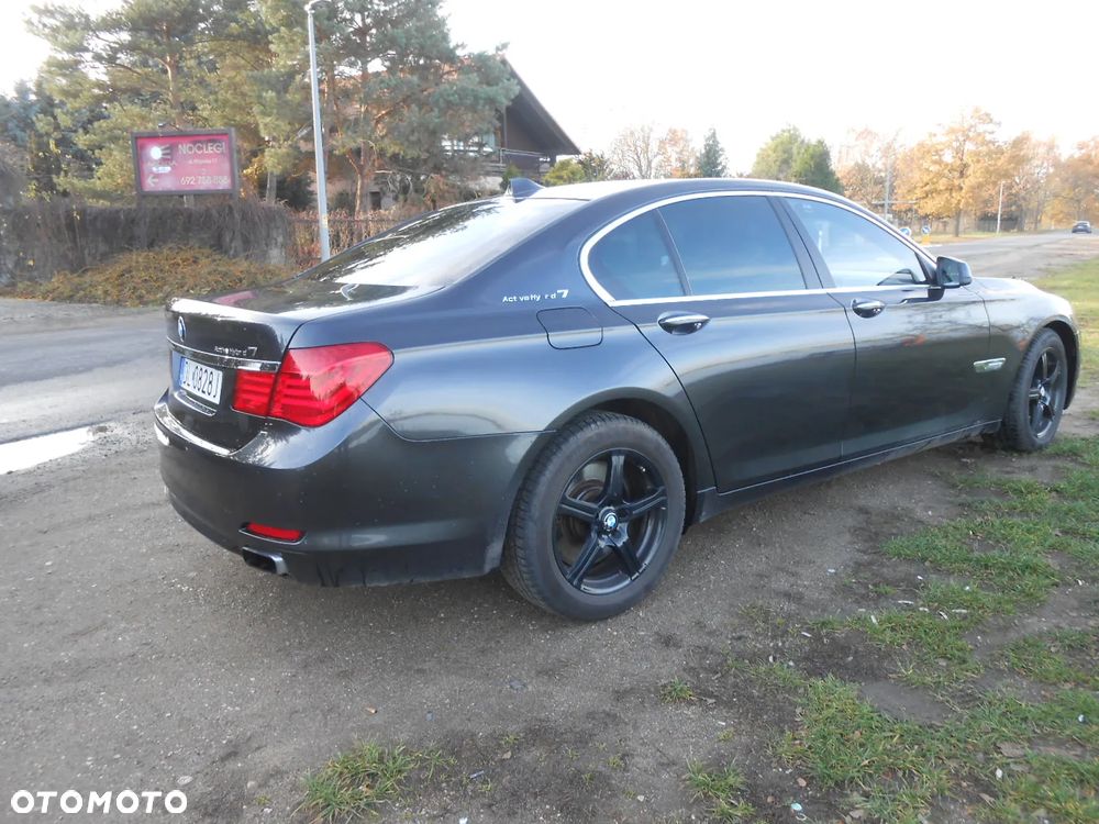 BMW Seria 7 750Li Edition Exclusive - 3