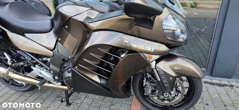 Kawasaki GTR - 23