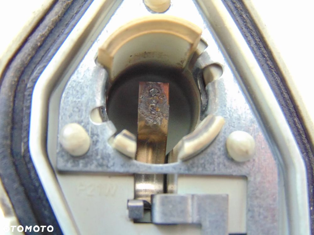 ORYGINAŁ wkład lampy lewej prawej tylny tył lewy prawy oprawka Opel Vectra C kombi 02-05r - 19