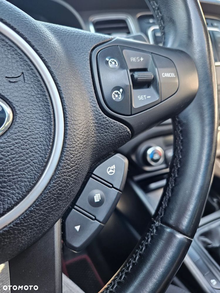 Kia Carens 1.7 CRDi M - 33