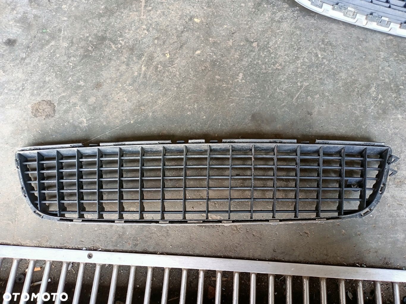KRATKA ŚRODKOWA OPEL VECTRA C LIFT 13182906 - 1