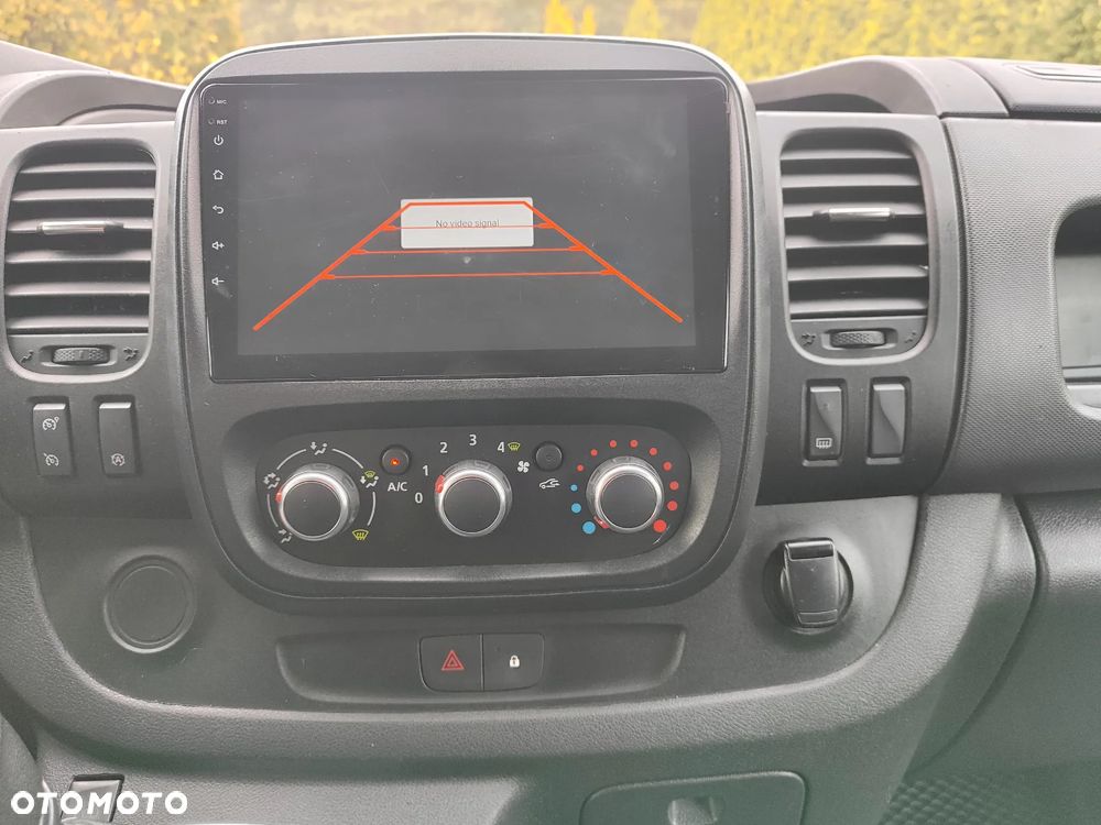 Renault Trafic 2.0 dCi - 13