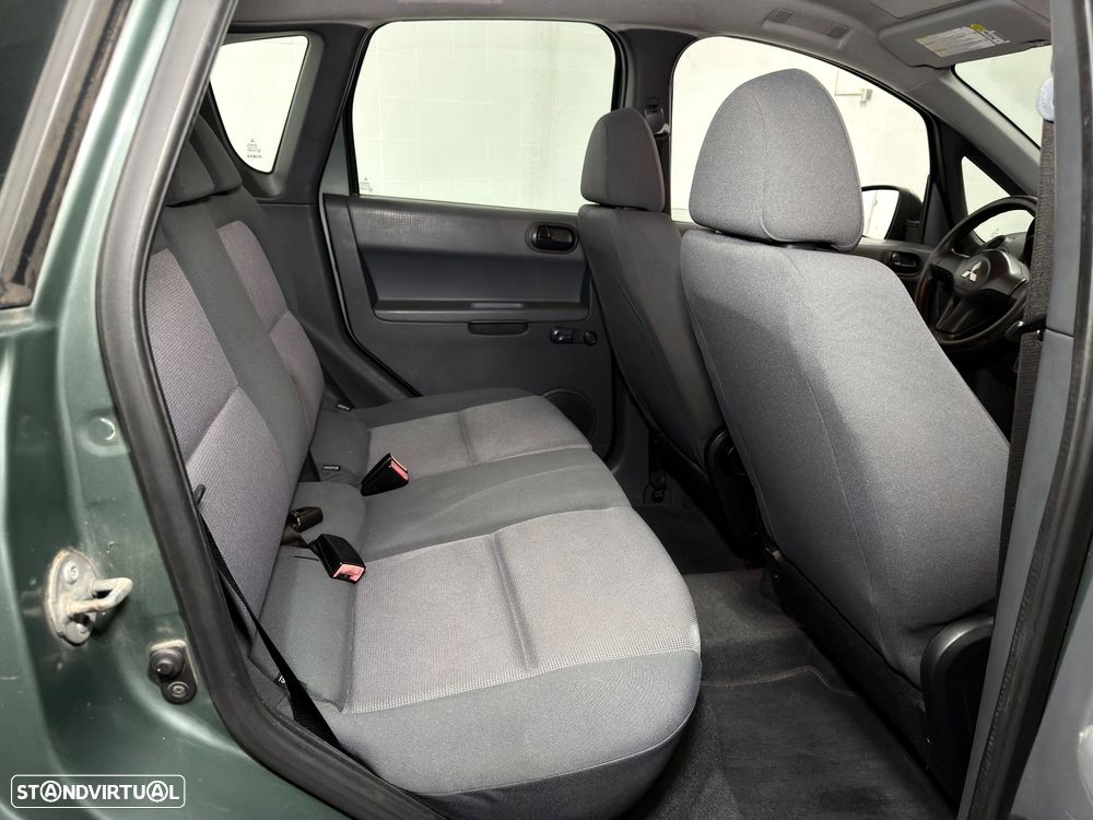 Mitsubishi Colt 1.1 - 9