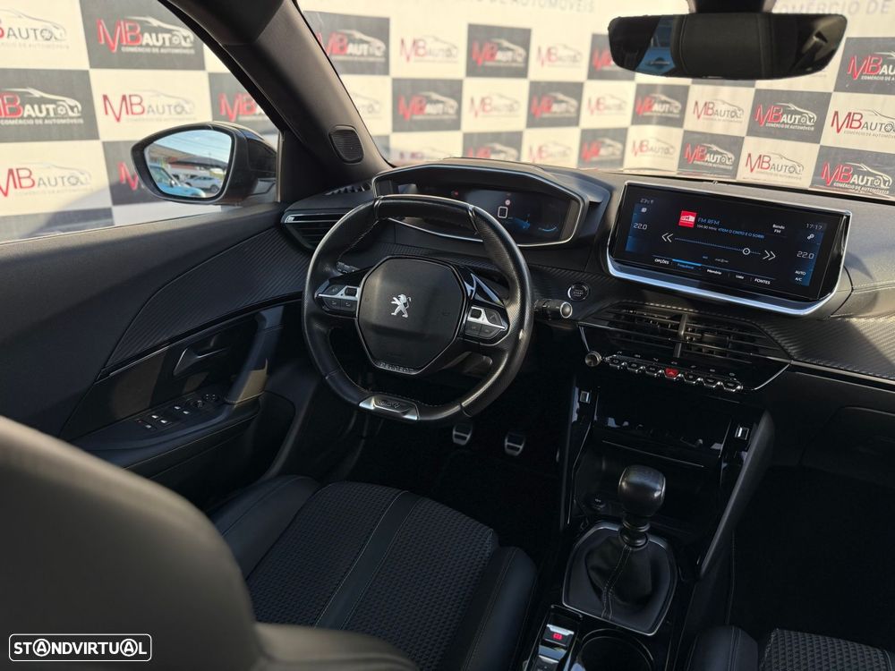 Peugeot 2008 1.2 PureTech GT Line - 22