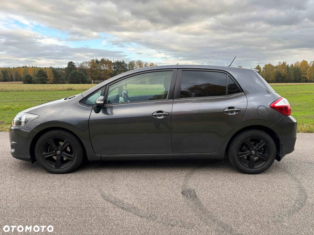 Toyota Auris - 15