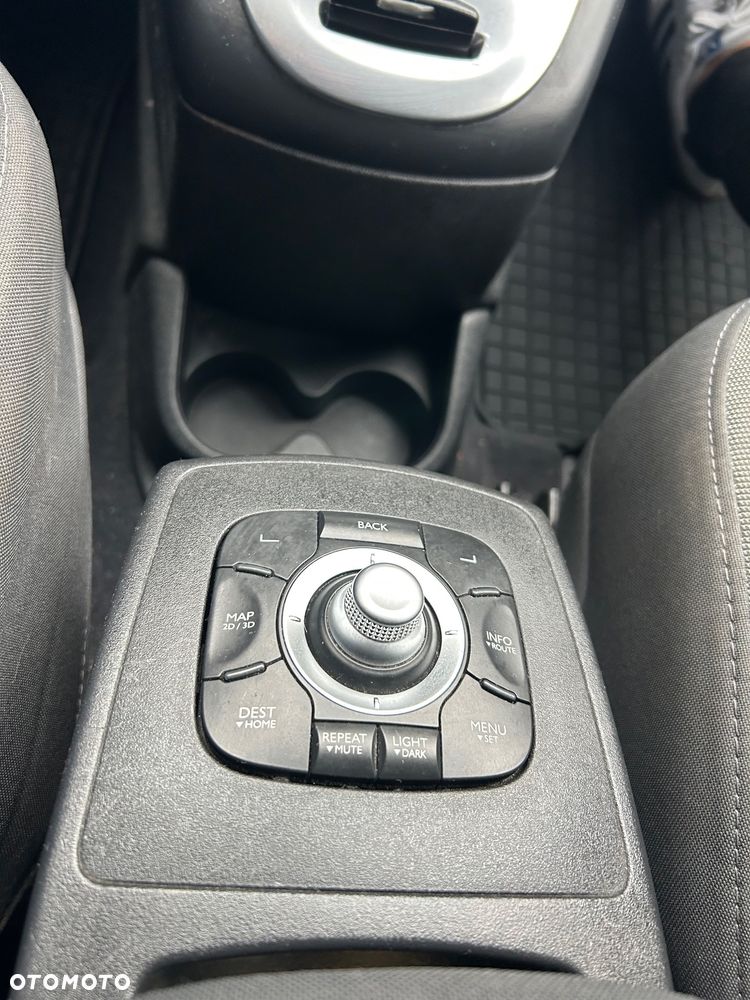 Renault Scenic 1.5 dCi Emotion - 9