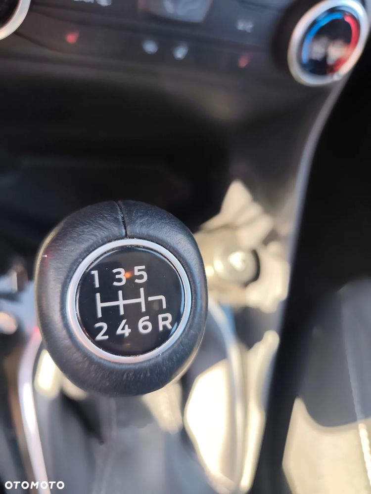 Ford Fiesta 1.0 EcoBoost S&S COOL&CONNECT - 11