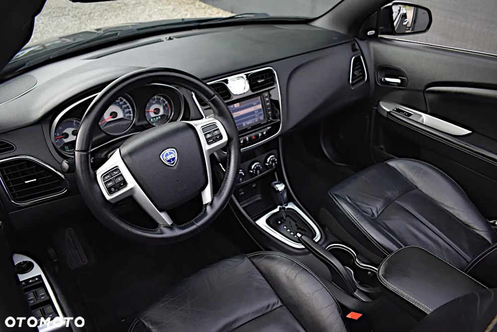 Chrysler 200 - 6