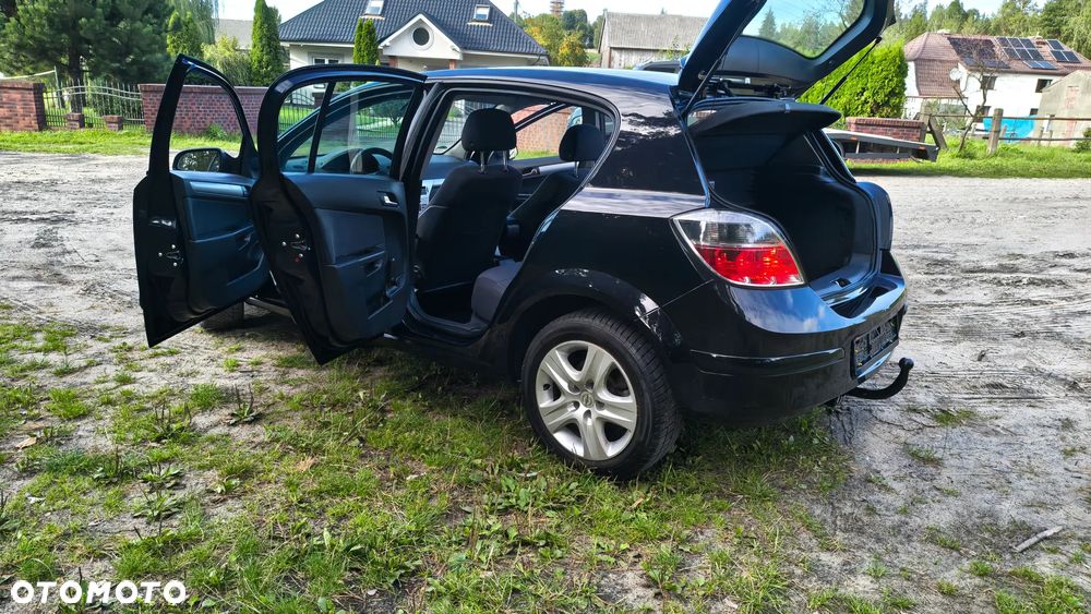 Opel Astra 1.6 Cosmo - 26