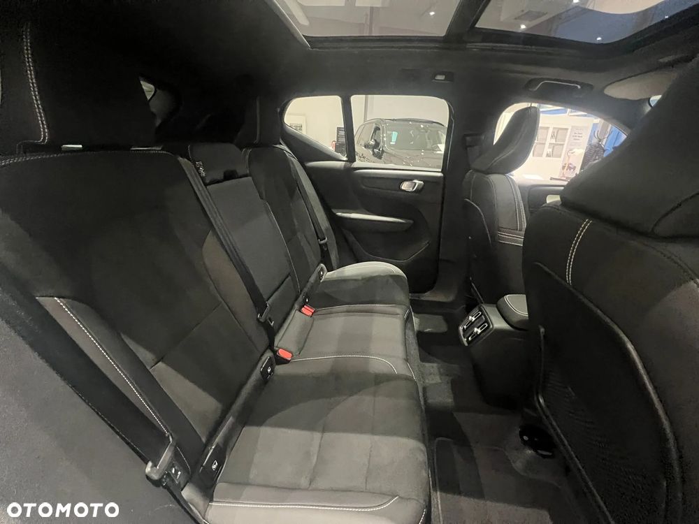 Volvo XC 40 B4 B AWD DKG RDesign - 28