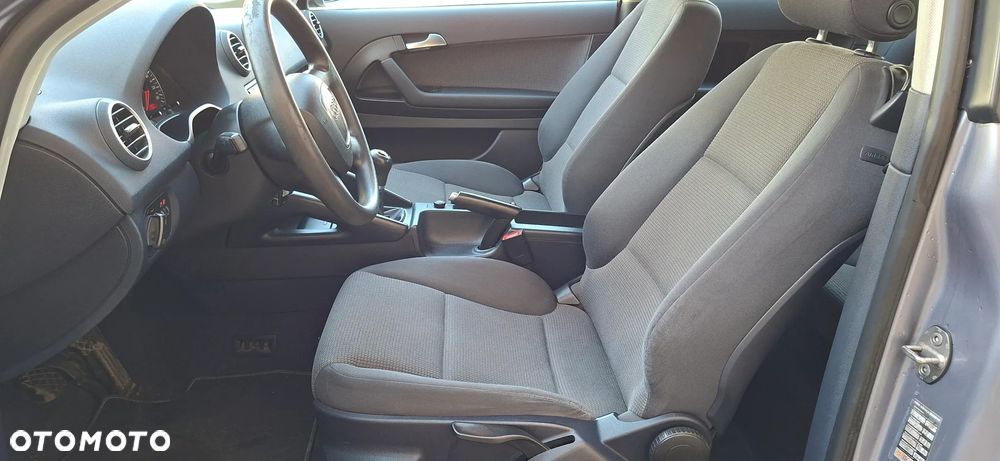 Audi A3 3-drzwiowe 1.6 Ambiente - 34