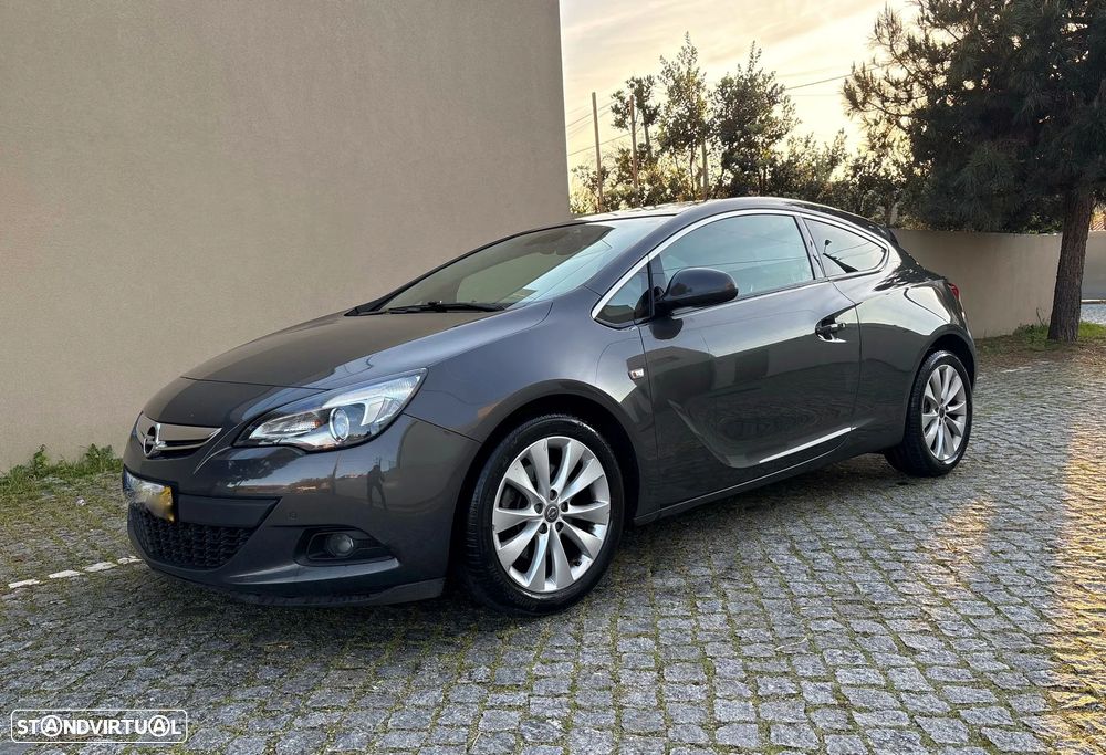 Opel Astra GTC - 10