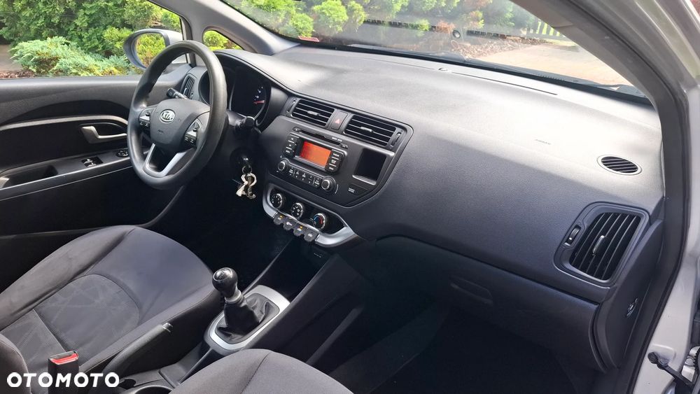 Kia Rio 1.2 Dream Team Edition - 8