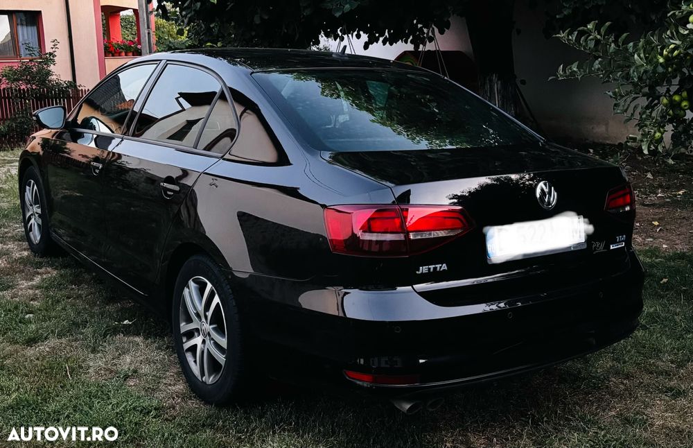 Volkswagen Jetta - 11