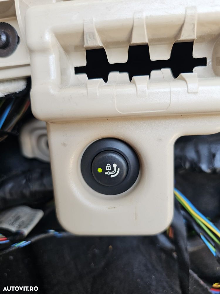 BMW Seria 5 525d Sport-Aut. Modern Line - 27