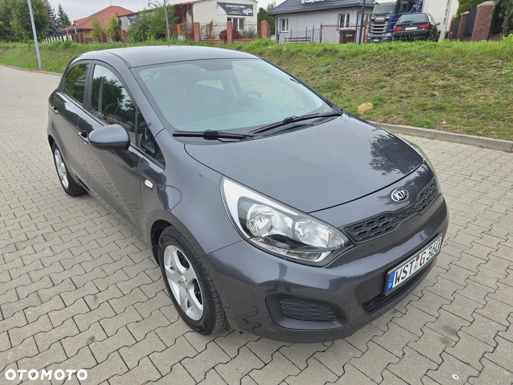 Kia Rio - 2