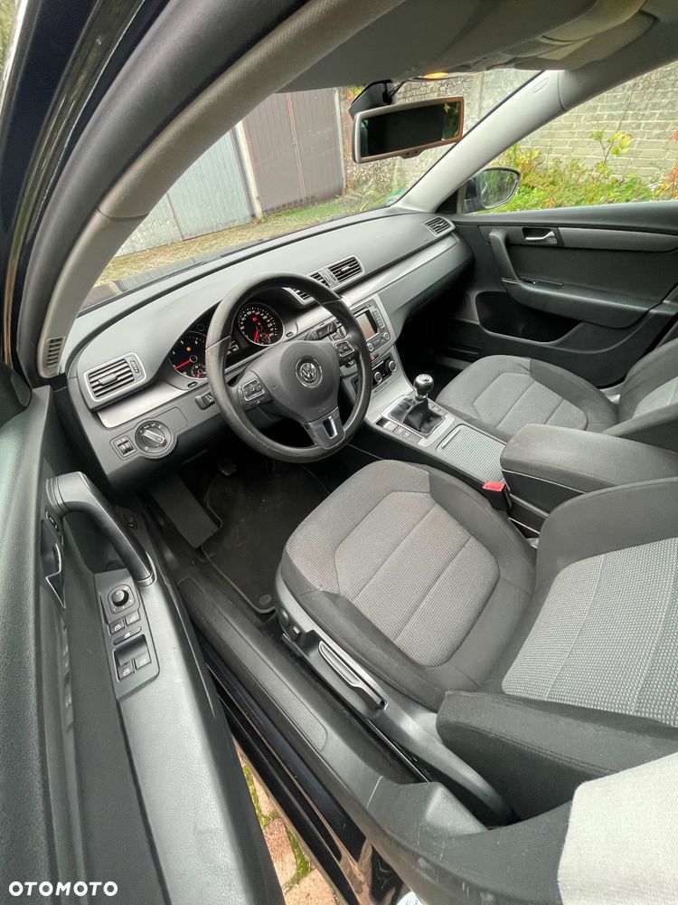 Volkswagen Passat Variant 2.0 TDI BlueMotion Technology DPF Comfortline - 12