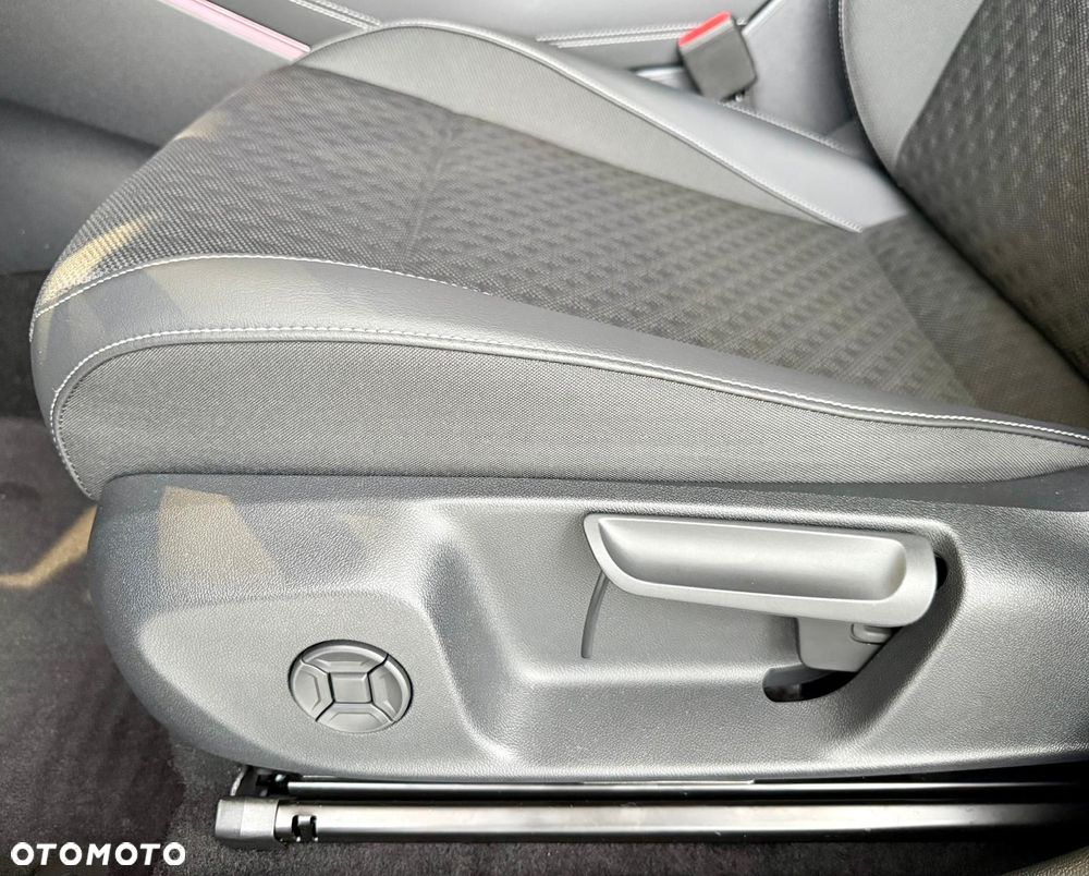 Volkswagen T-Roc - 29