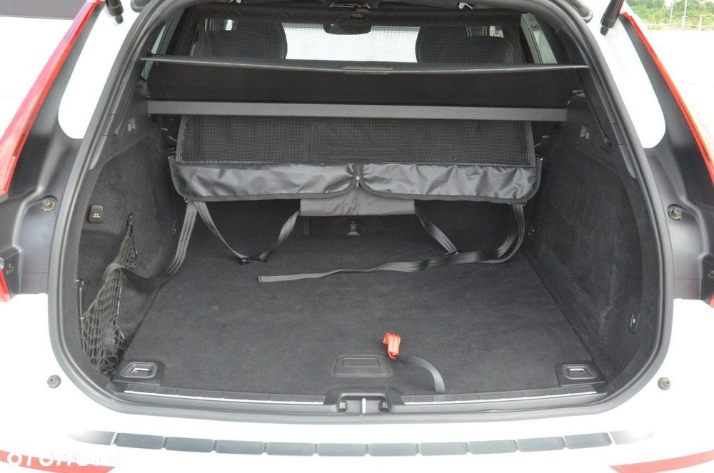 Volvo XC 60 B4 D Geartronic RDesign - 15