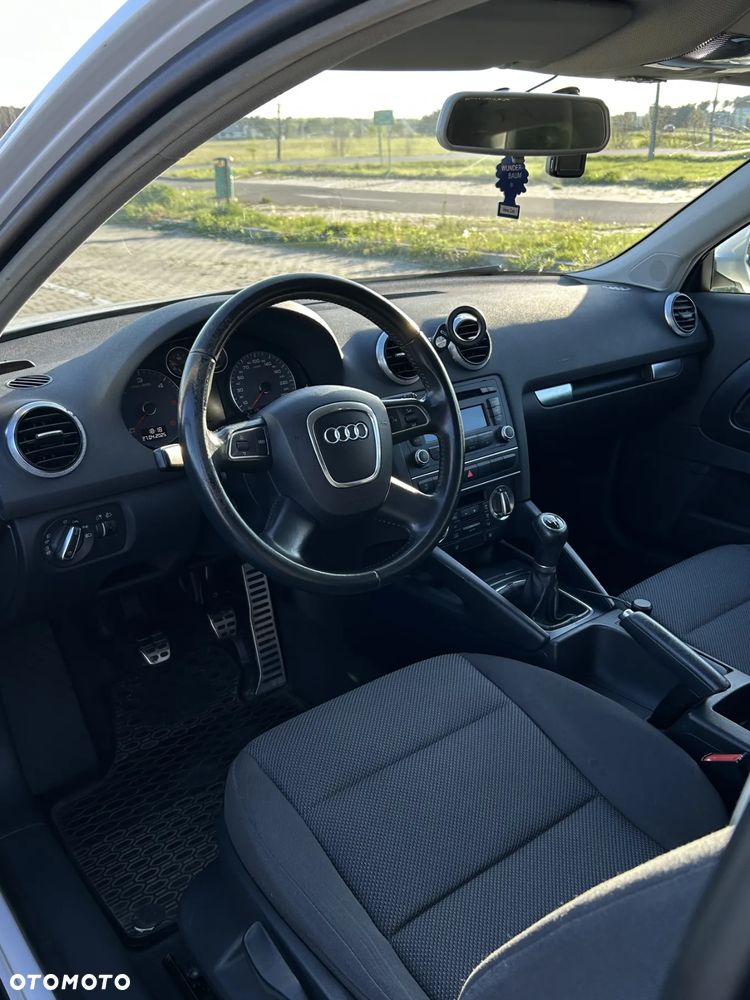 Audi A3 3-drzwiowe 1.6 TDI DPF Ambition - 14