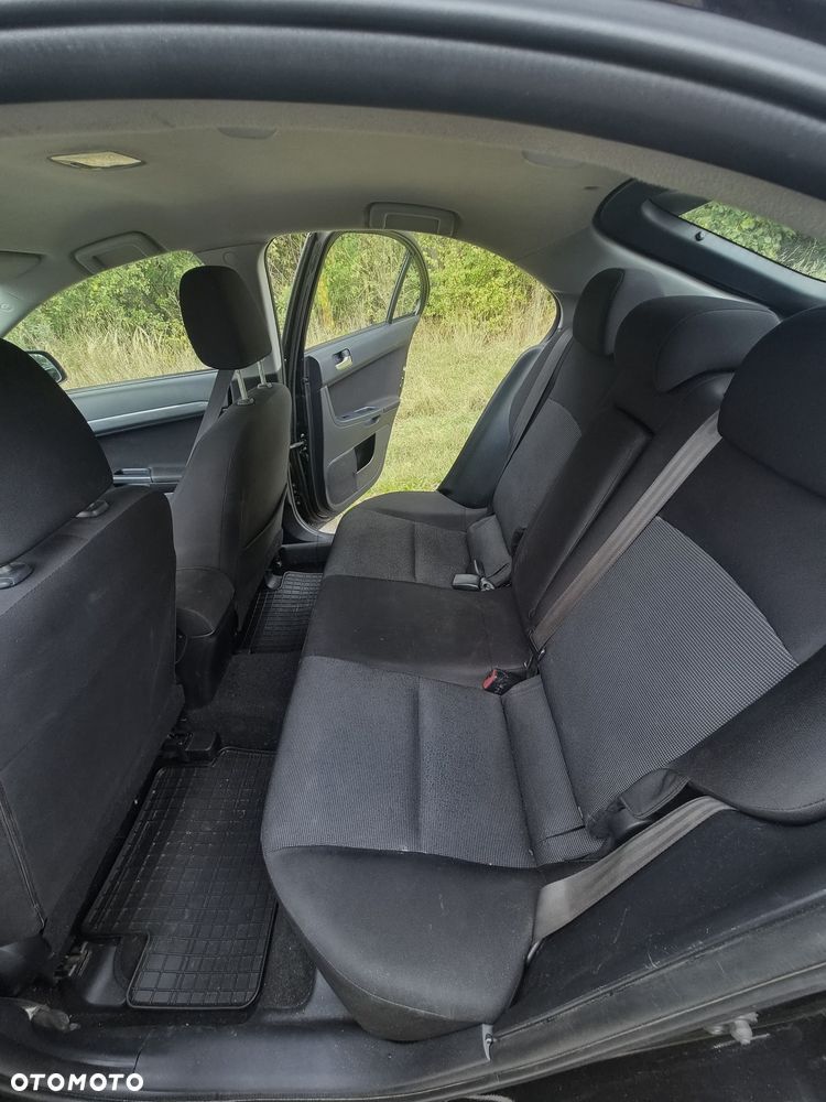 Mitsubishi Lancer - 7