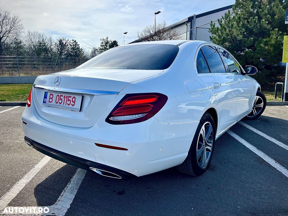 Mercedes-Benz E 220 d 4Matic 9G-TRONIC Avantgarde - 4
