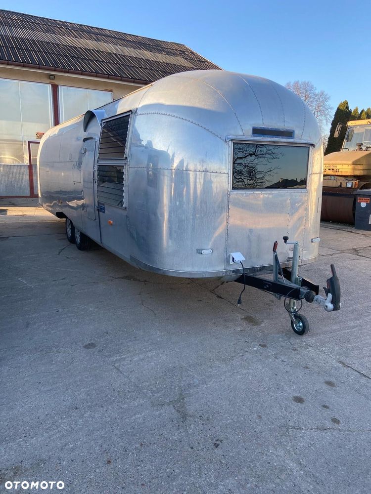 Airstream Ambasador Land Yacht - 3