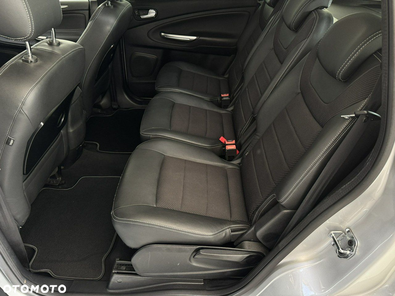 Ford S-Max 2.0 TDCi DPF Titanium X - 22