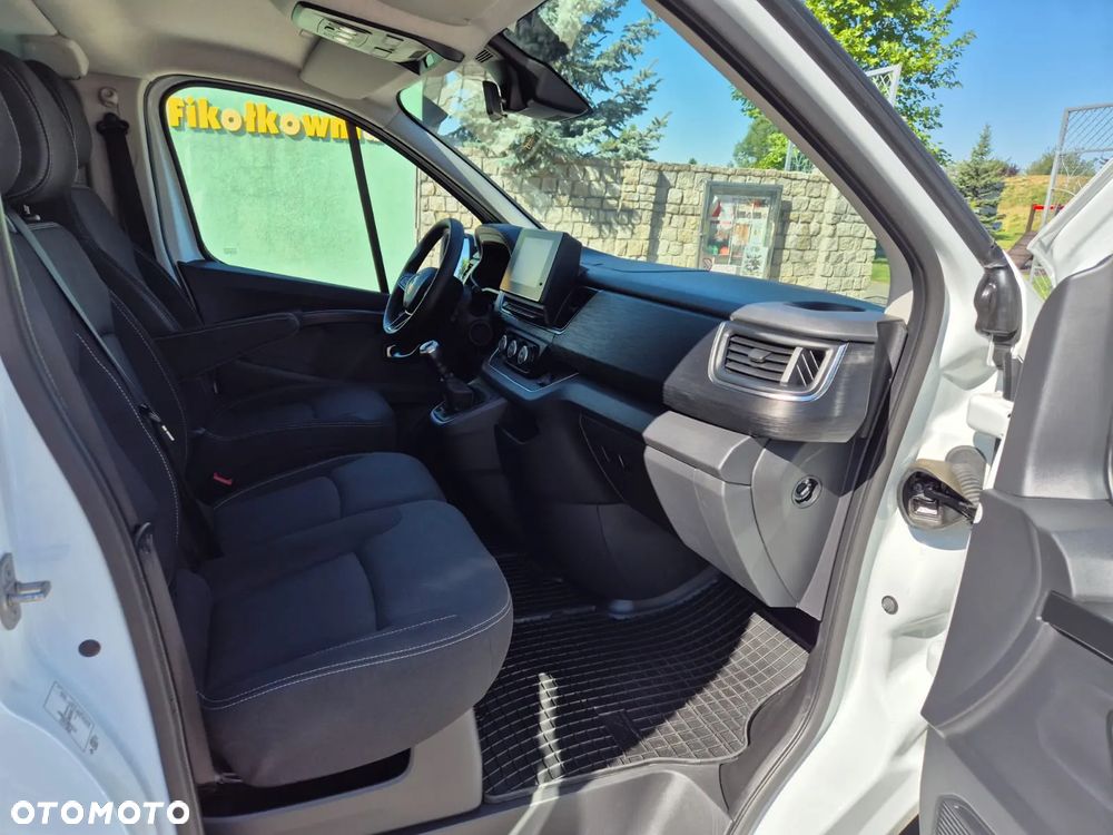 Renault Trafic - 16