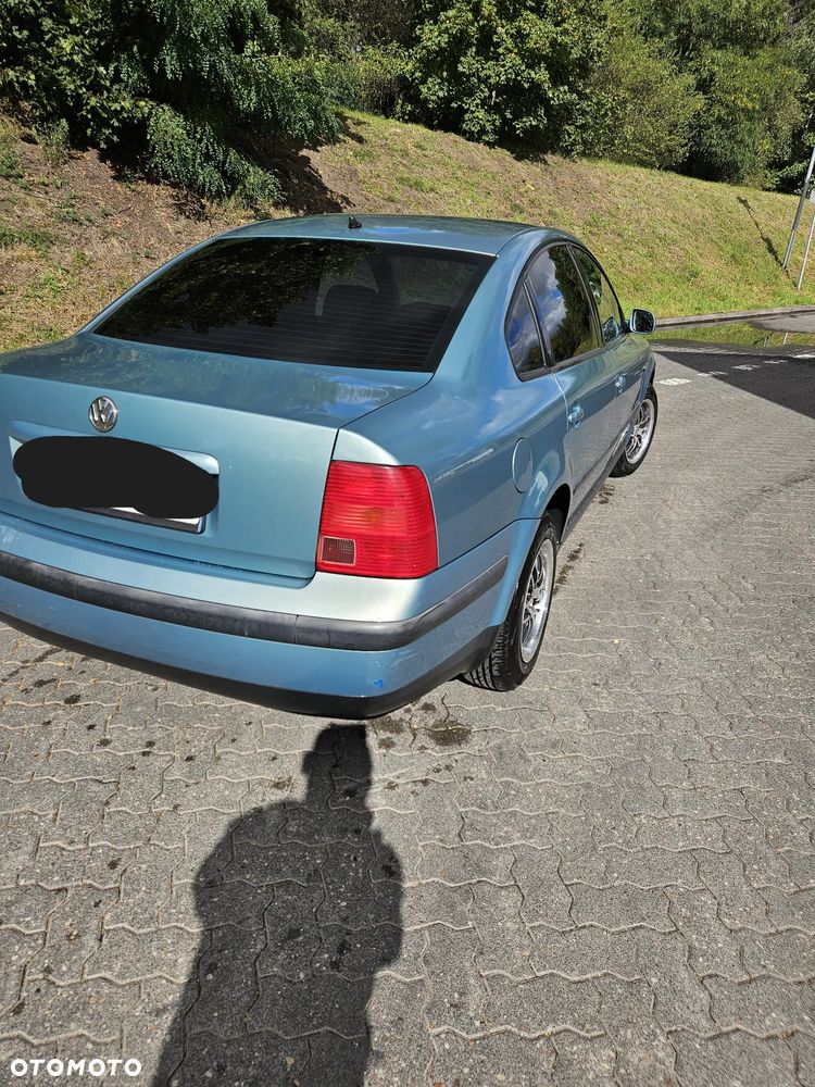 Volkswagen Passat 1.6 CL - 9